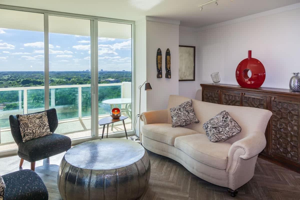 Apartment Mvr - Designer Balconies Miami's Views